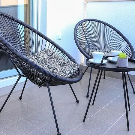 Barbara With Private Parking In The Garage Apartamento *