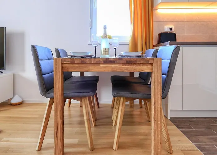 Barbara With Private Parking In The Garage * Zadar