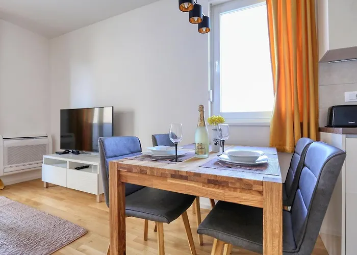 Apartamento Barbara With Private Parking In The Garage Zadar