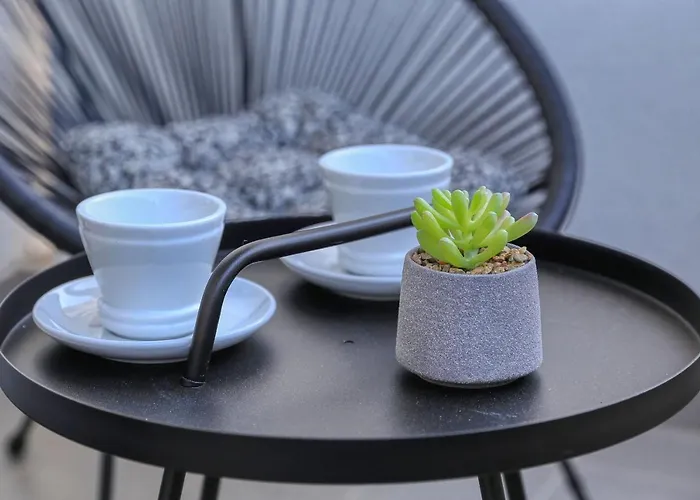 Barbara With Private Parking In The Garage Apartamento