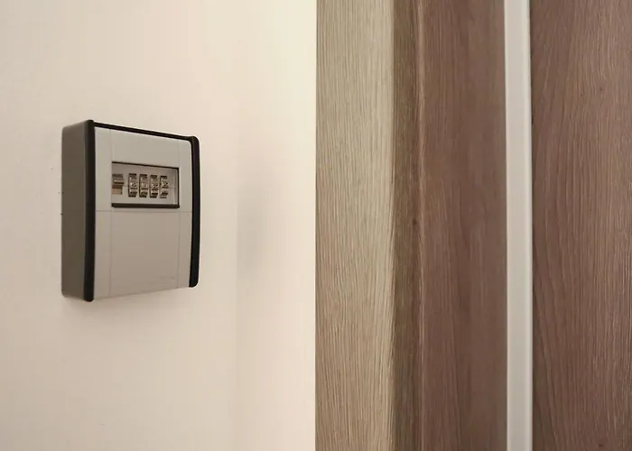 Barbara With Private Parking In The Garage