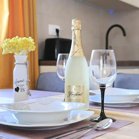 公寓 Barbara With Private Parking In The Garage