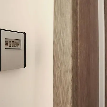 Barbara With Private Parking In The Garage