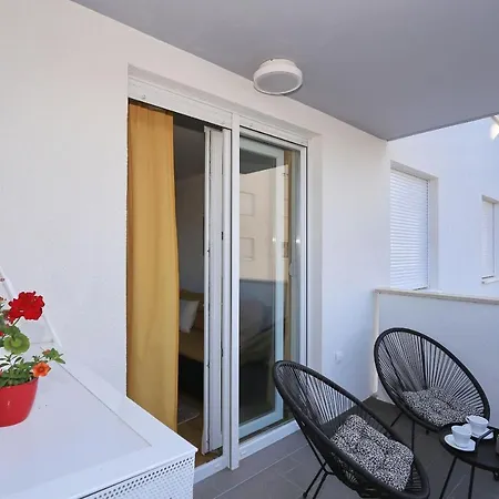 Barbara With Private Parking In The Garage Lejlighed *