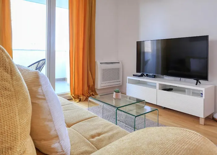 Barbara With Private Parking In The Garage Apartman Zadar